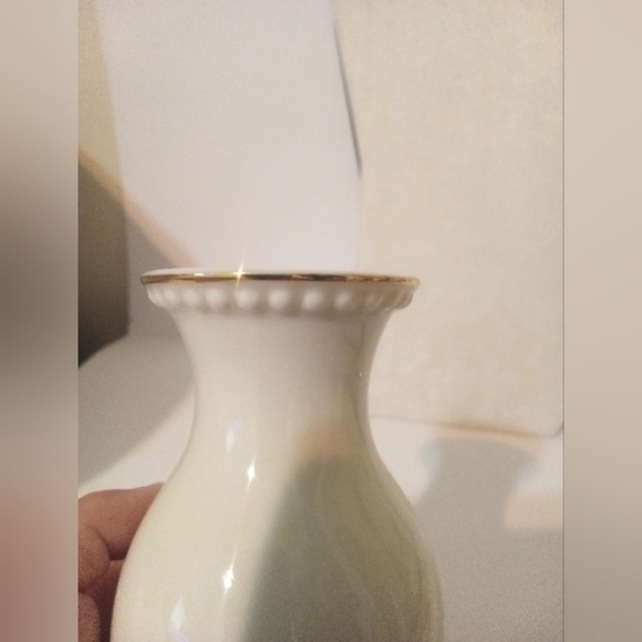 Lennox Vase Creme Colored Beaded With Antique Roses And Gold Trim VTG 6.25" - Picture 3 of 5